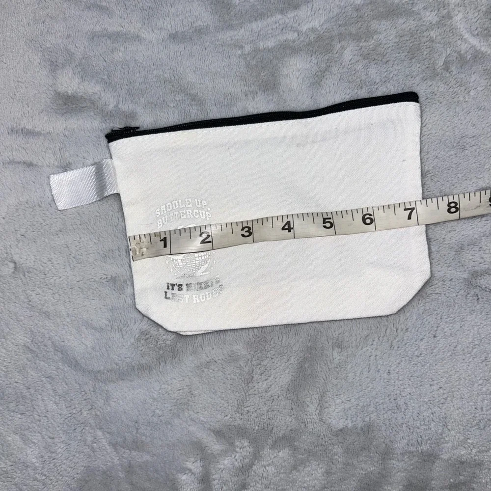 Unbranded canvas makeup